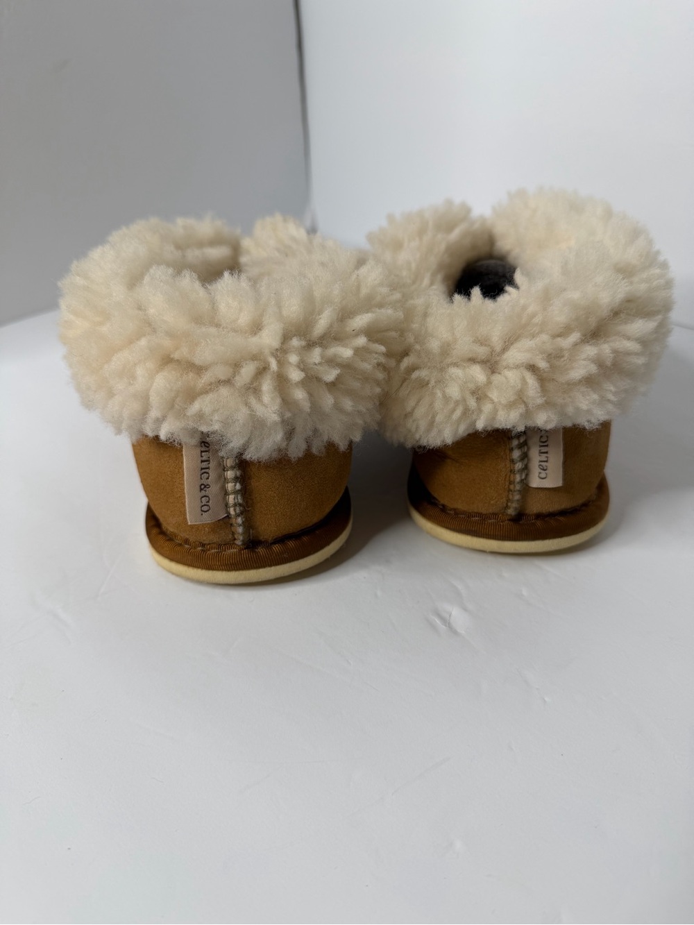 Celtic & Co Shearling Bootee sheepskin Slippers Size US 9 - MRSP $160 - Picture 6 of 11